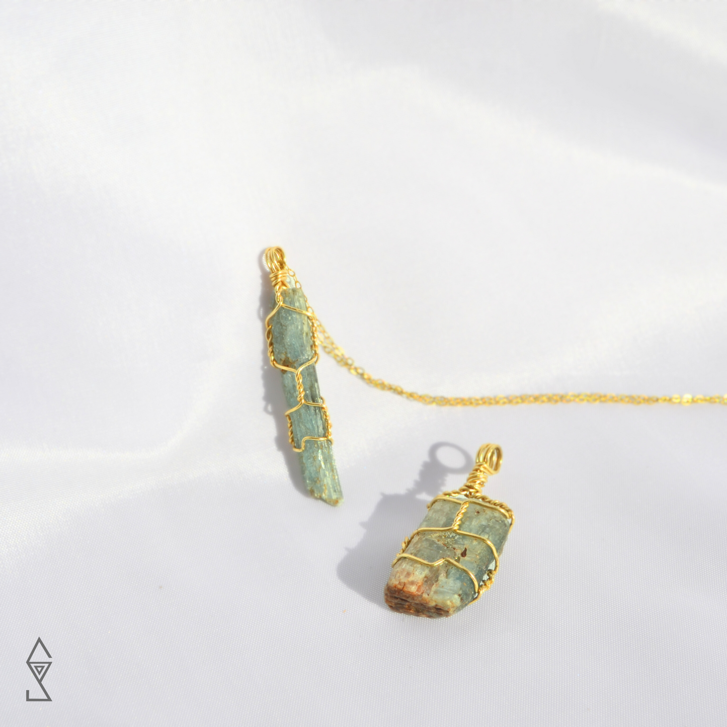 Blue green kynaite crystal meaning in crystal jewelry healing