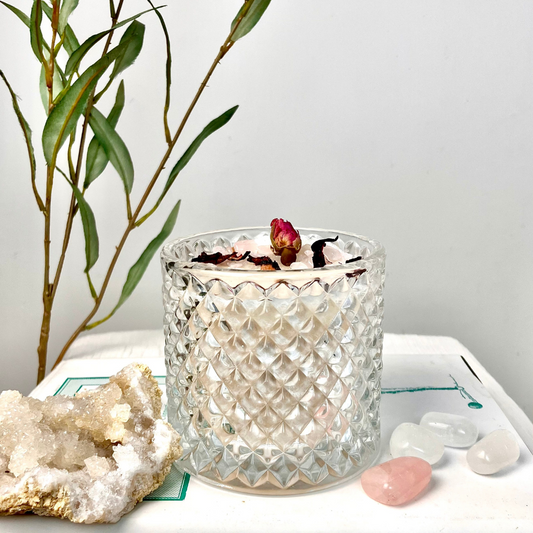 rose quartz candle with rose quartz, selenite and healing flowers for self love